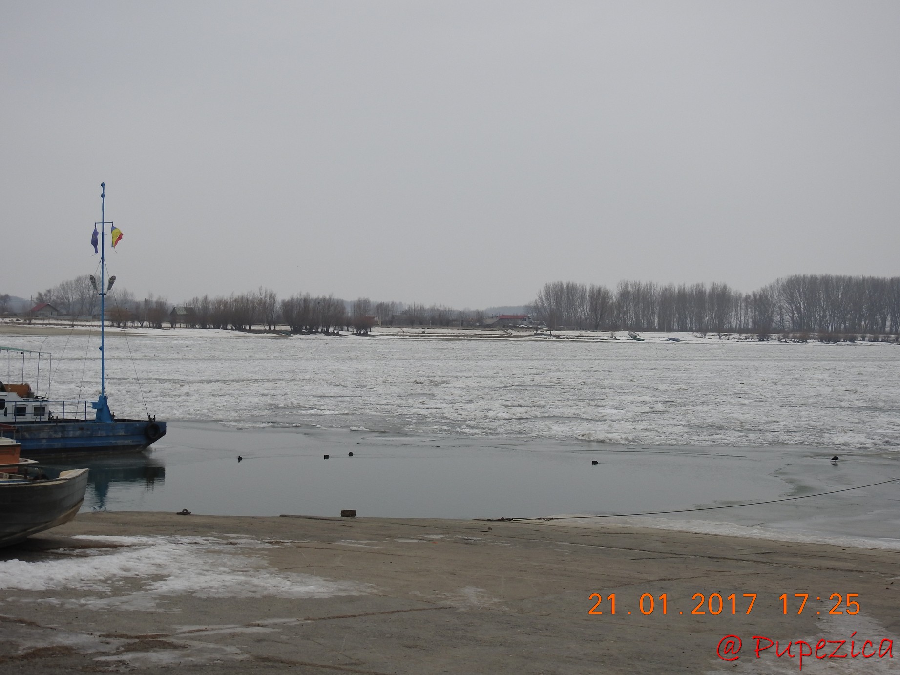Port Aval - Tulcea sub asaltul gheturilor. Ianuarie 2017. Rampa de lansare