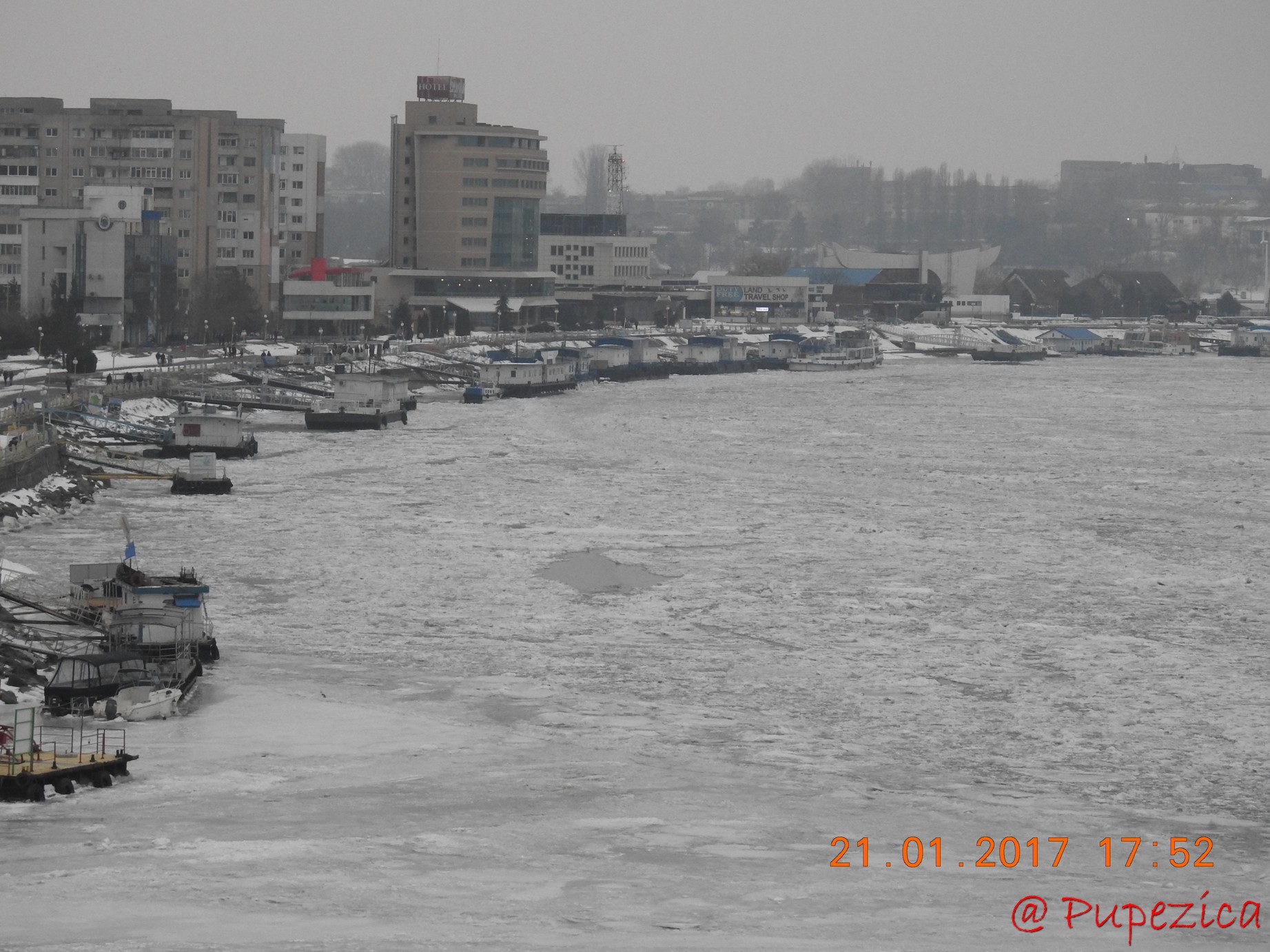 Dunarea prinsa in gheata la Tulcea. Ianuarie 2017