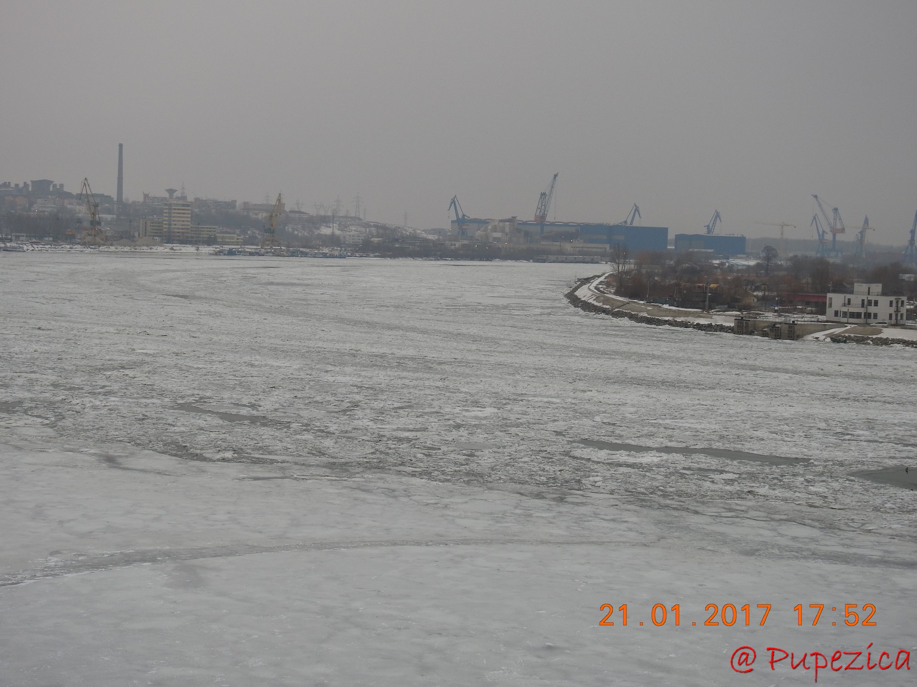 Dunarea prinsa in gheata la Tulcea. Ianuarie 2017