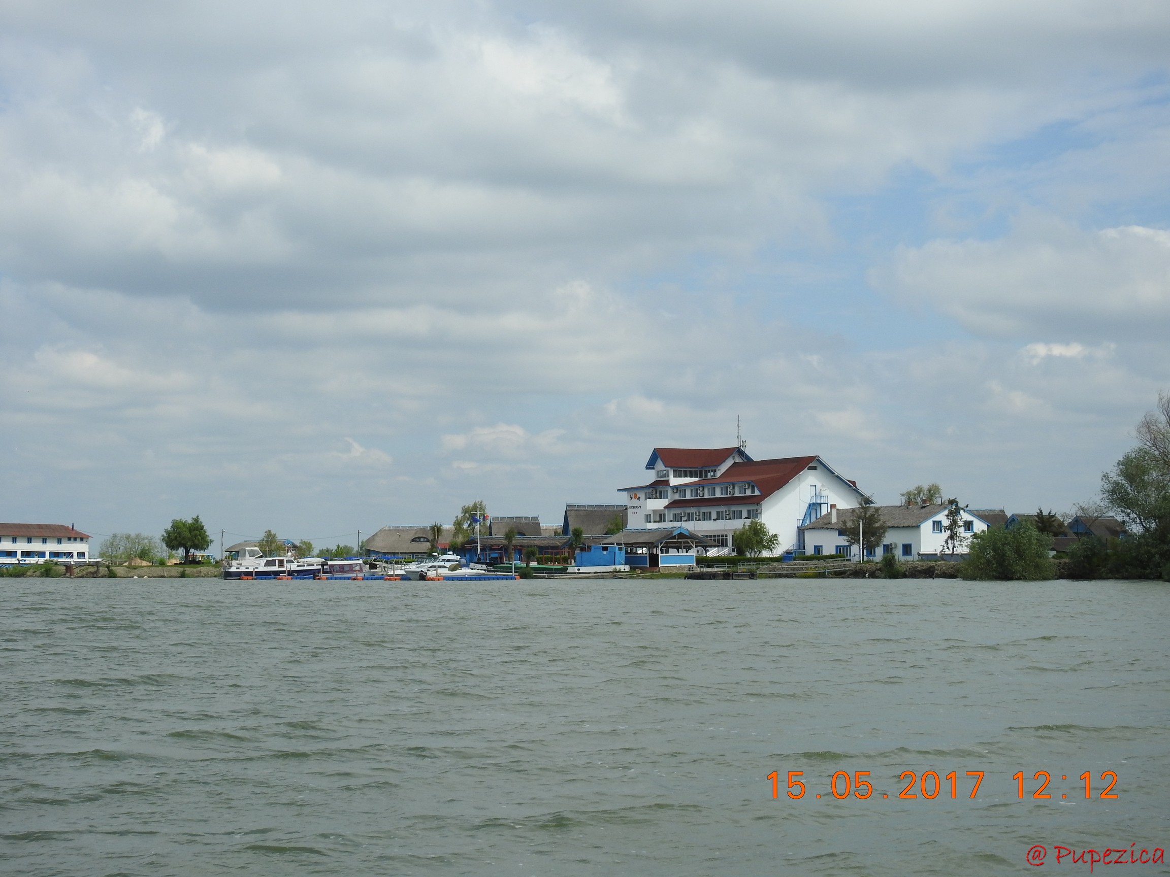 Marea Bucla a Uzlinei. Uzlina. Hotel Cormoranul