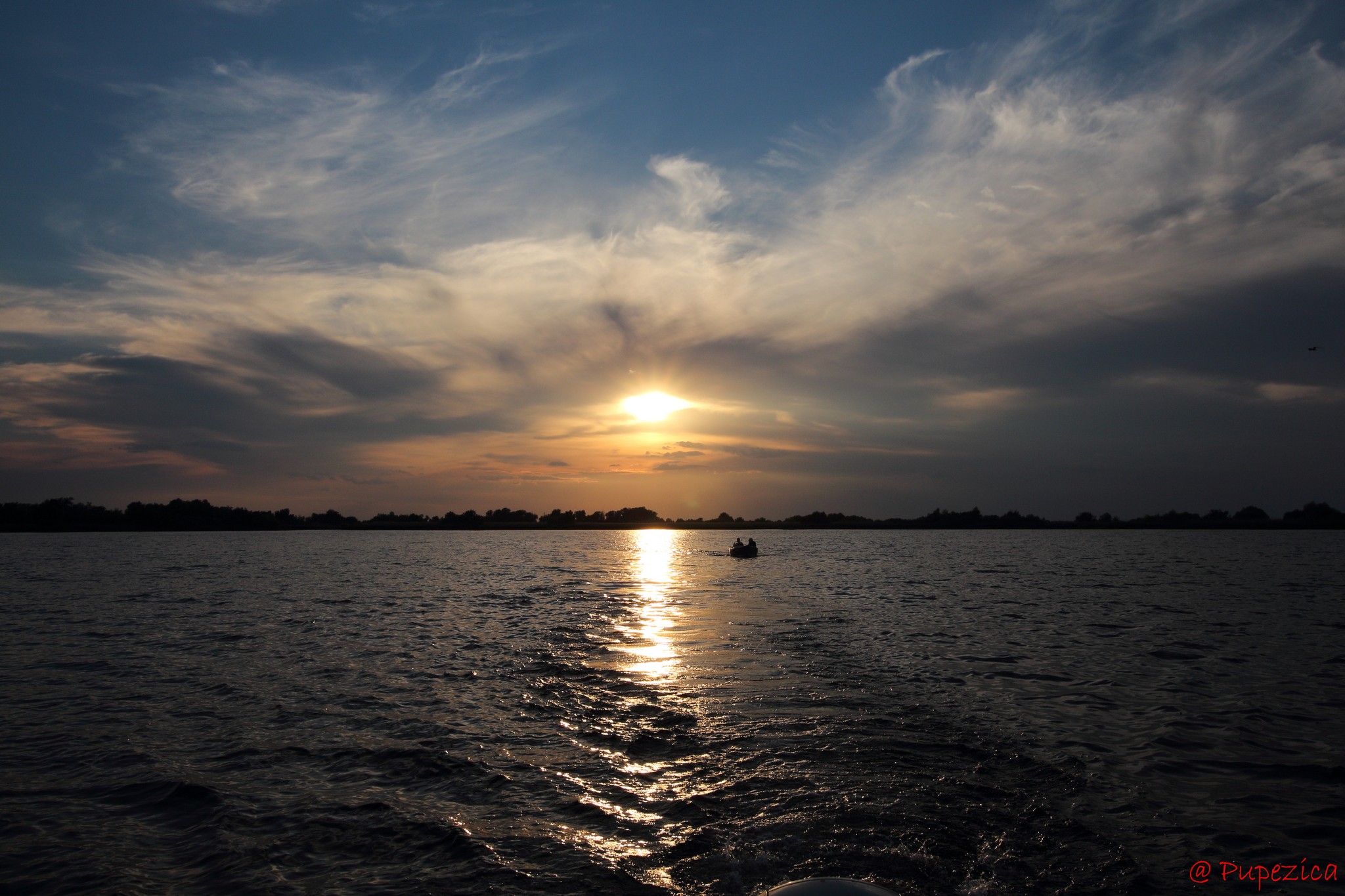 Apus pe Lacul Lideanca din Delta de Vest