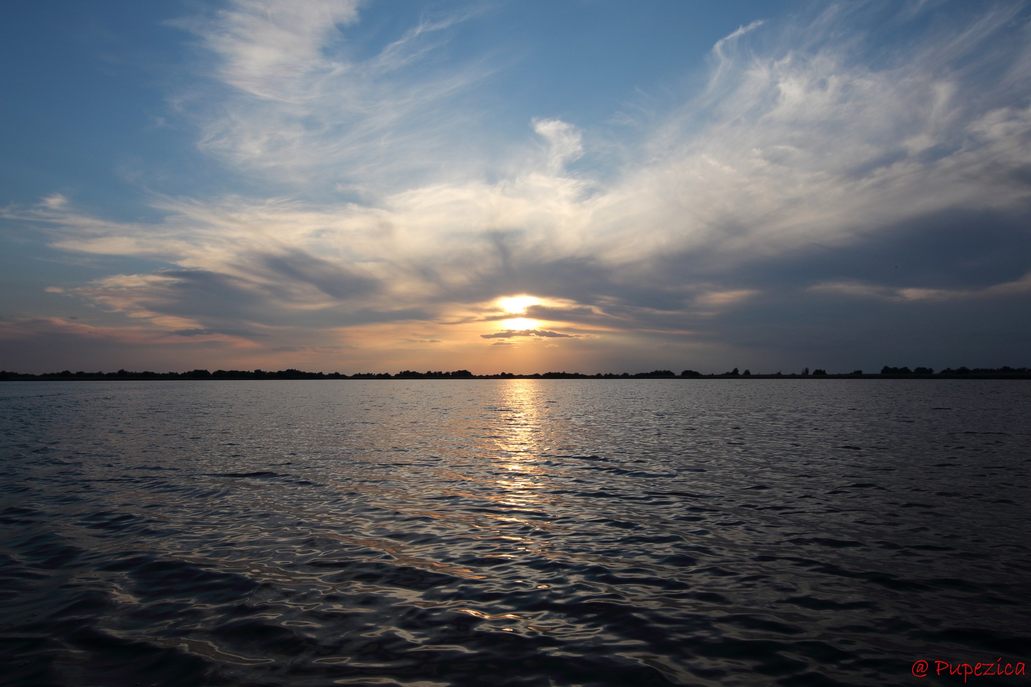 Apus pe Lacul Lideanca din Delta de Vest