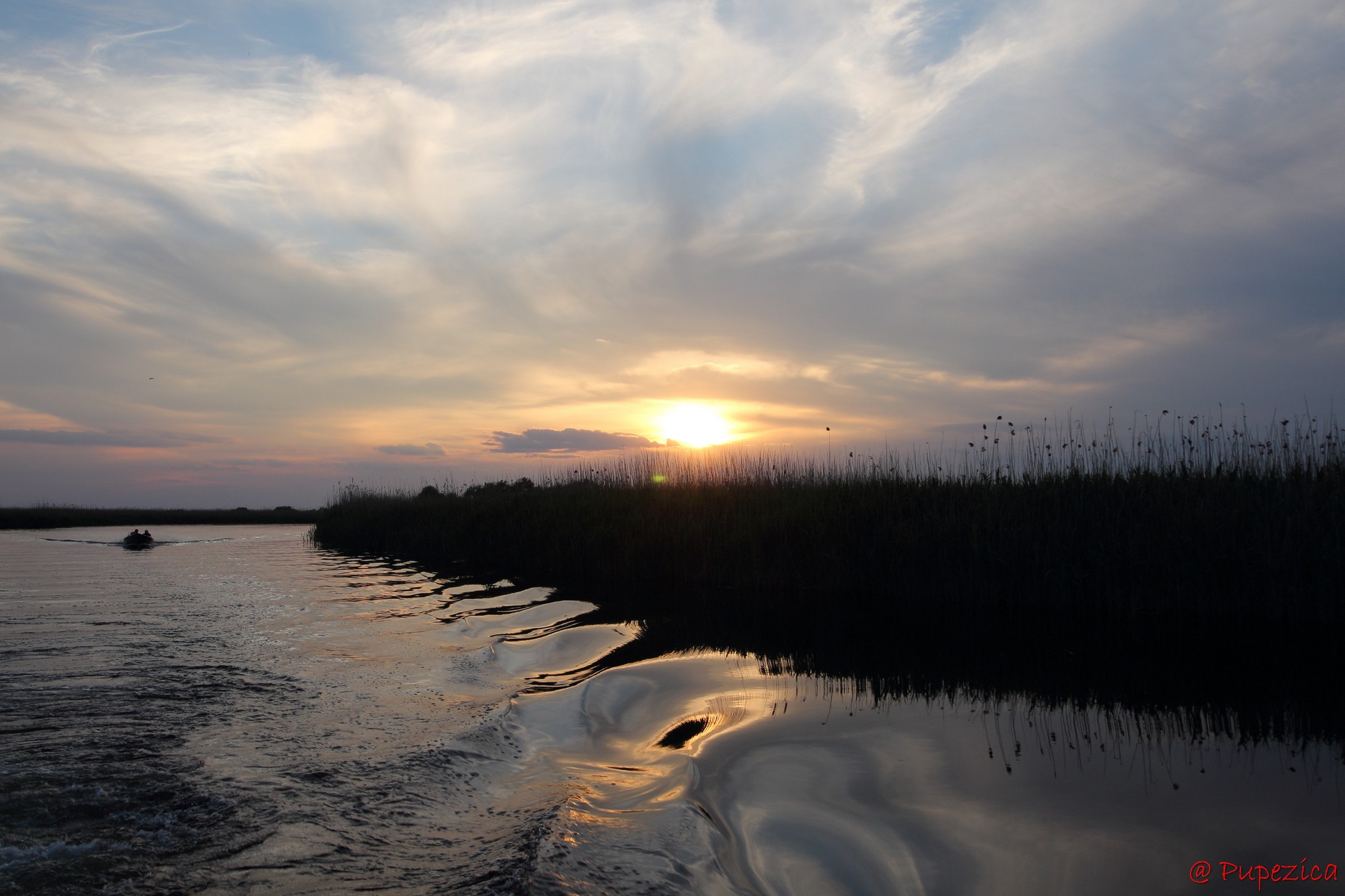 Apus pe Lacul Lideanca din Delta de Vest