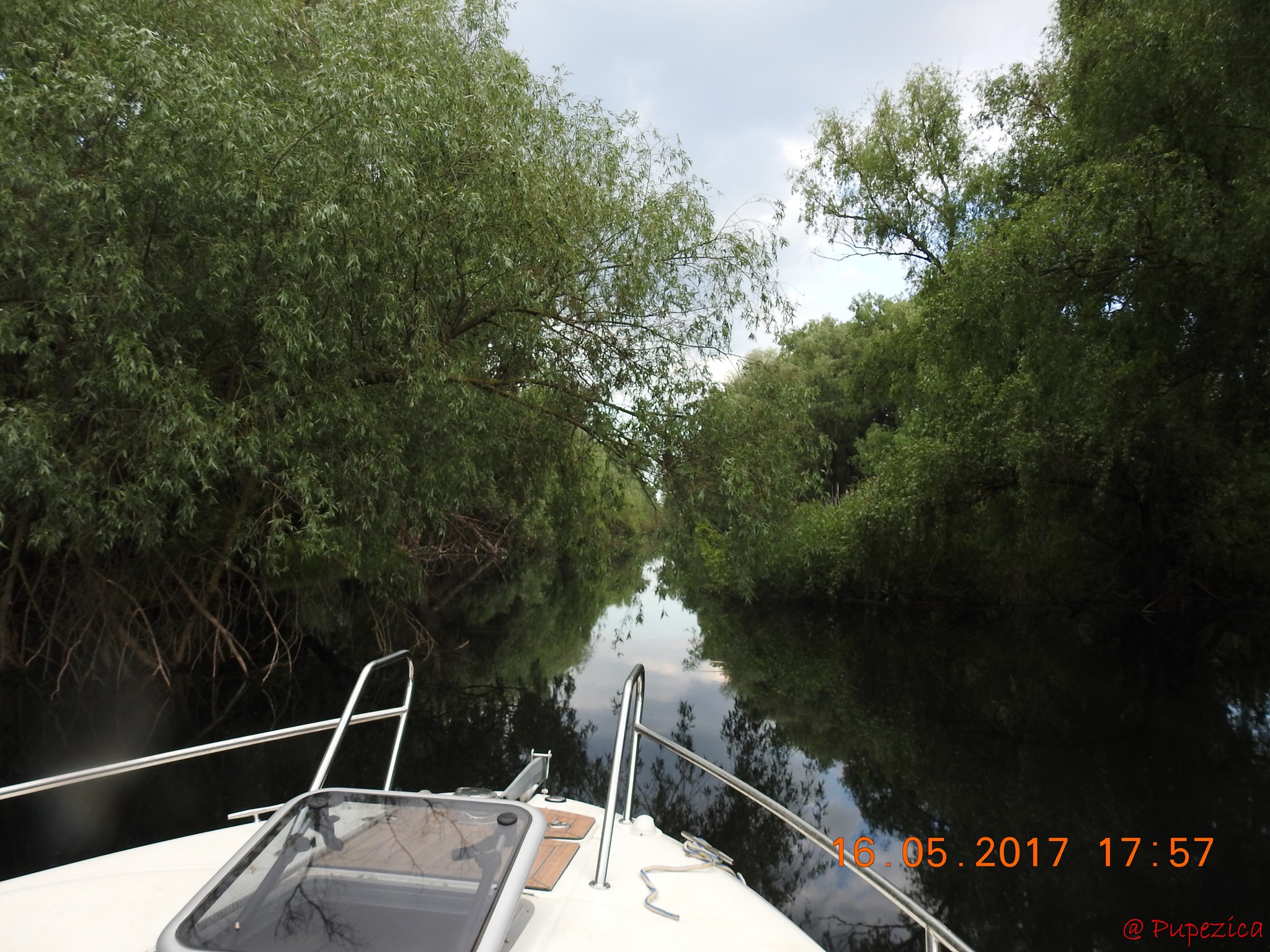 Canalul de Argint de pe Lacul Baclanestii Mari catre Canalul Razboinita
